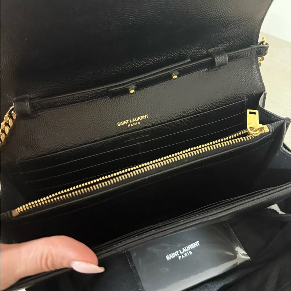 Saint Laurent Classic Cassandre Chain Wallet in Grain De Poudre Leather - Picture 4 of 4